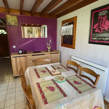 Holiday home Le Des Robins